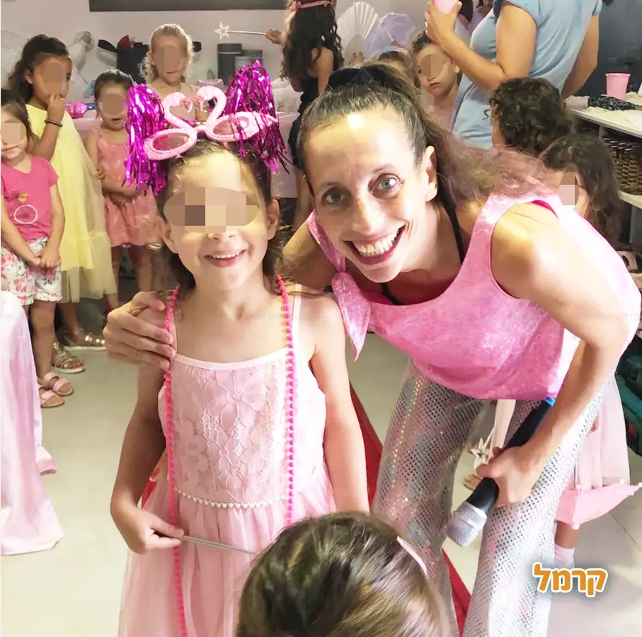 רוקדות עם רוני - 073-7025425