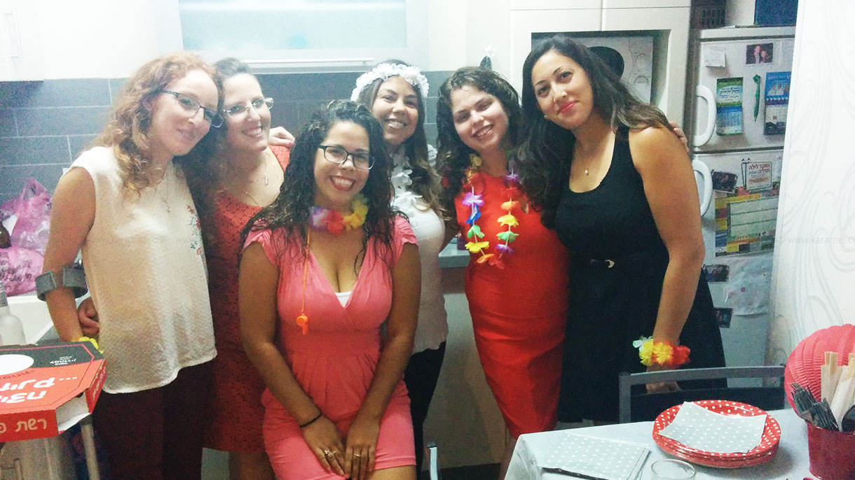 69 גוונים של אדום - 073-7027554