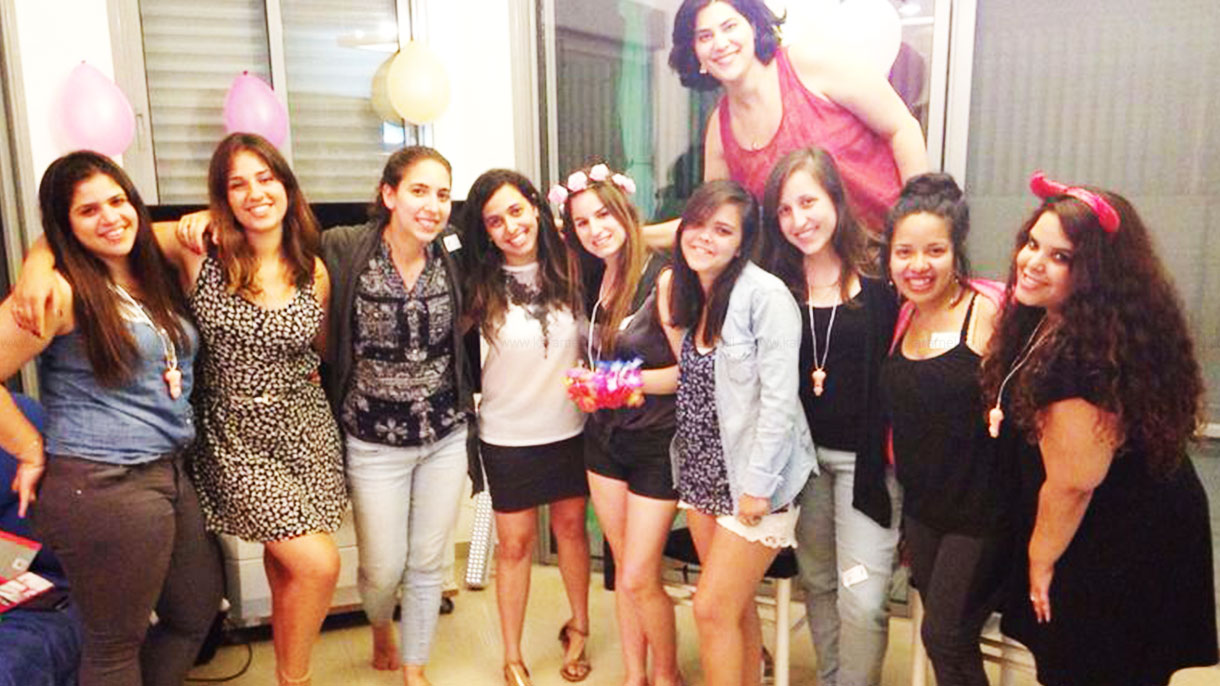 69 גוונים של אדום - 073-7027554