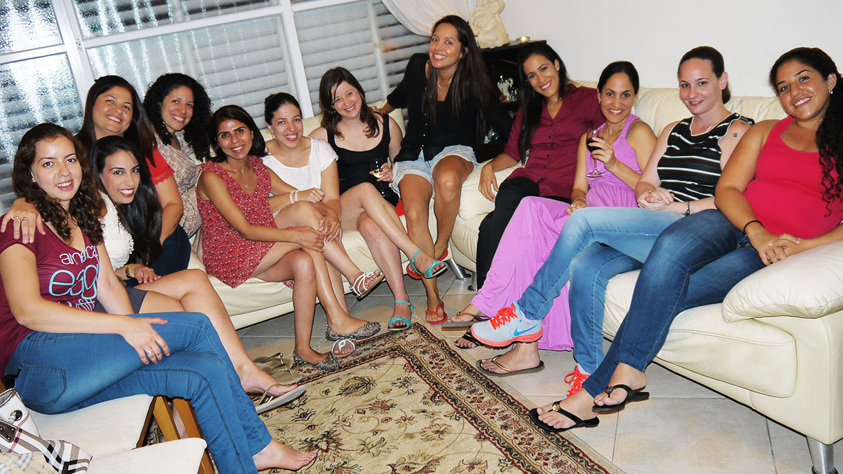 69 גוונים של אדום - 073-7027554