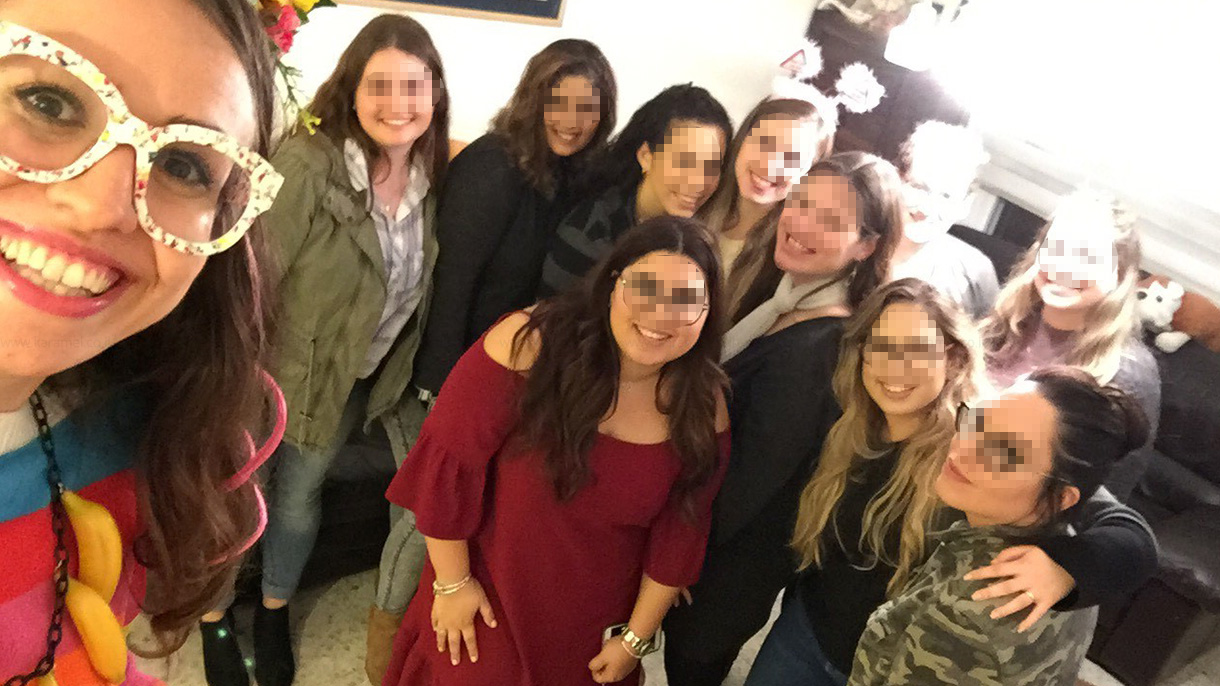 אלמוג שור במופע סטנדאפ - 073-7842858