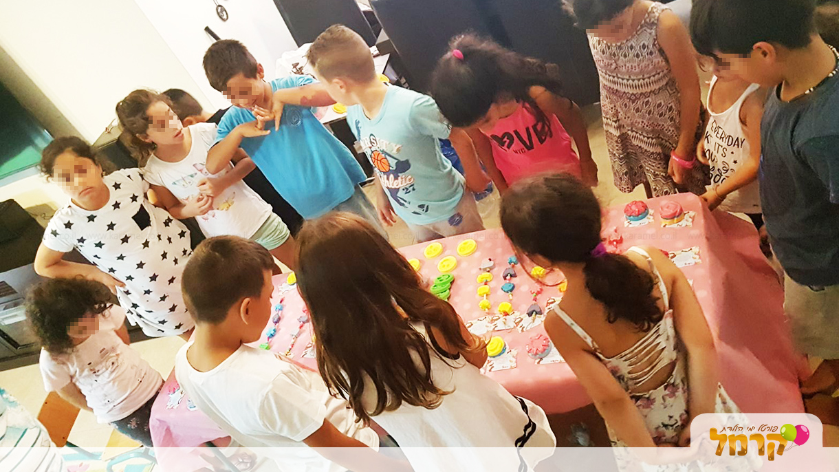 חגיגה של סבונים צבעונים - 073-7588788