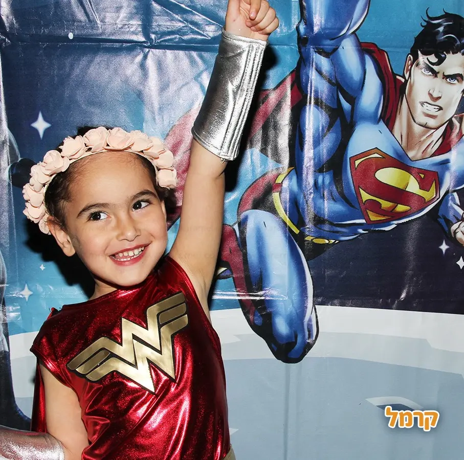 גיבורי העל מצילים את הגלקסיה - 073-7596320