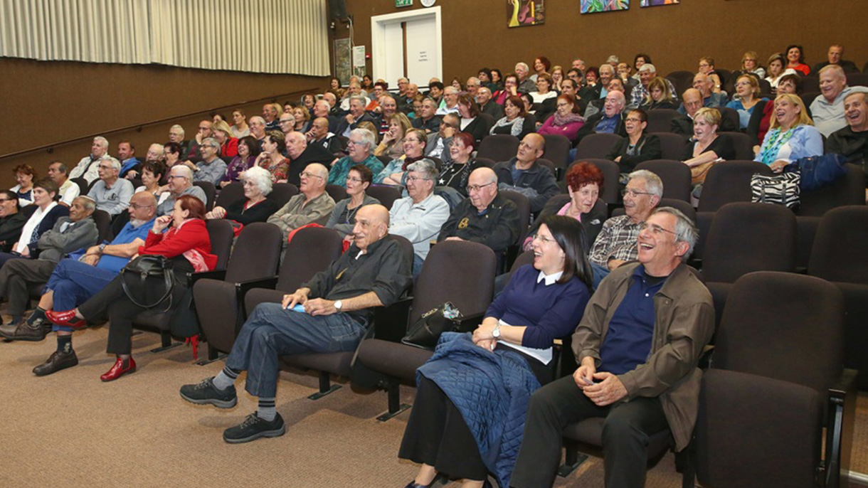 צביקה קרוכמל מרצה ומספר סיפורים - 073-7027134