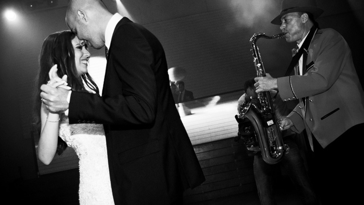 סקסופון שואו - 073-7829351