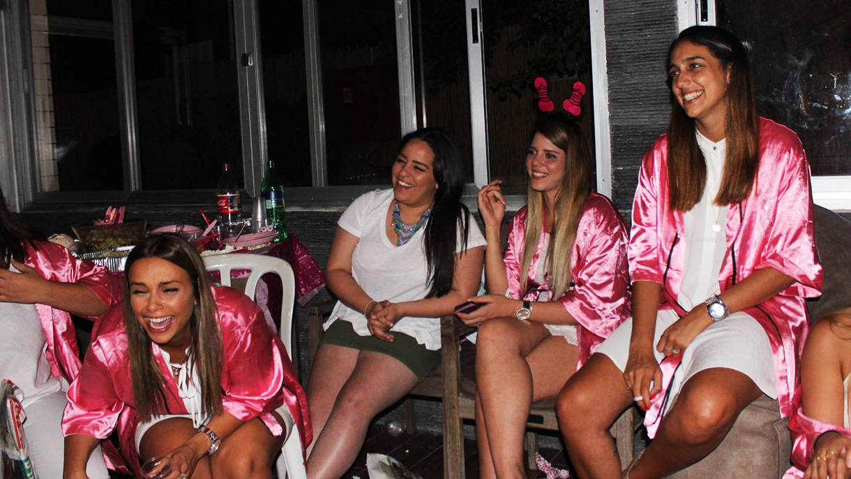 סטריפדאנס עם ענבר - 073-7829424