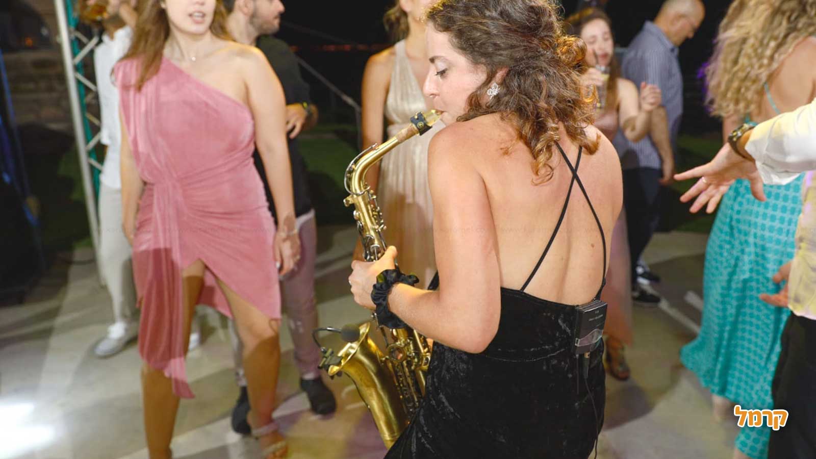 ענת ורמוט - סקסופוניסטית וזמרת - 073-7599246