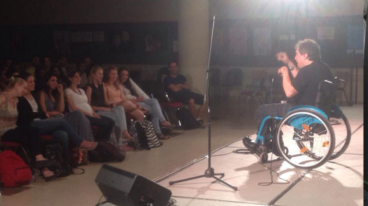 דדי הגולש במופע סטנדאפ - 073-7829396