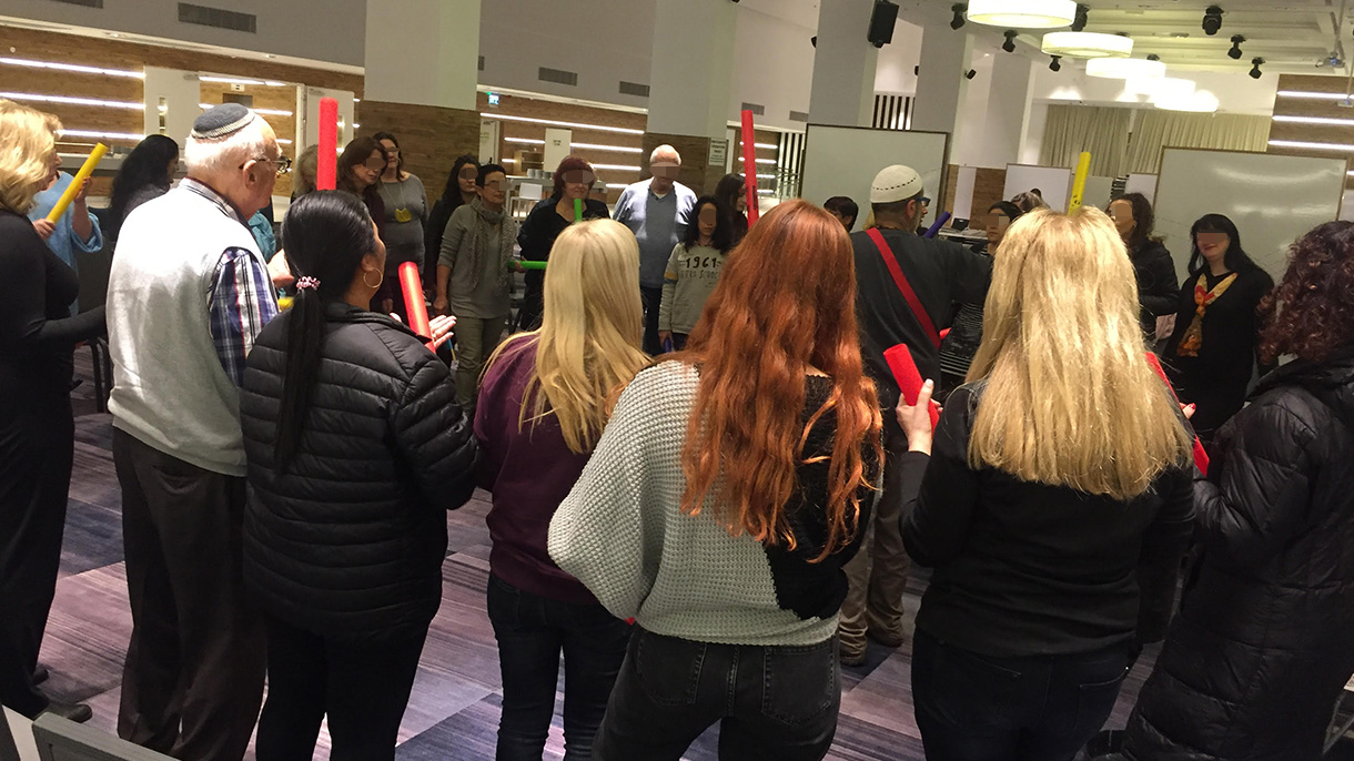 צ'אצ'קעס מוסיקה חברתית - 073-7756939