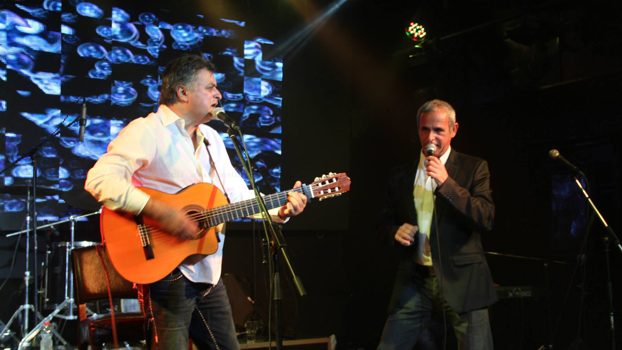 סטנד אפ בהתאמה אישית - 073-7756869