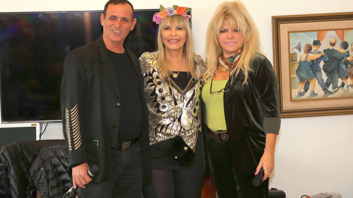 סטנד אפ בהתאמה אישית - 073-7756869