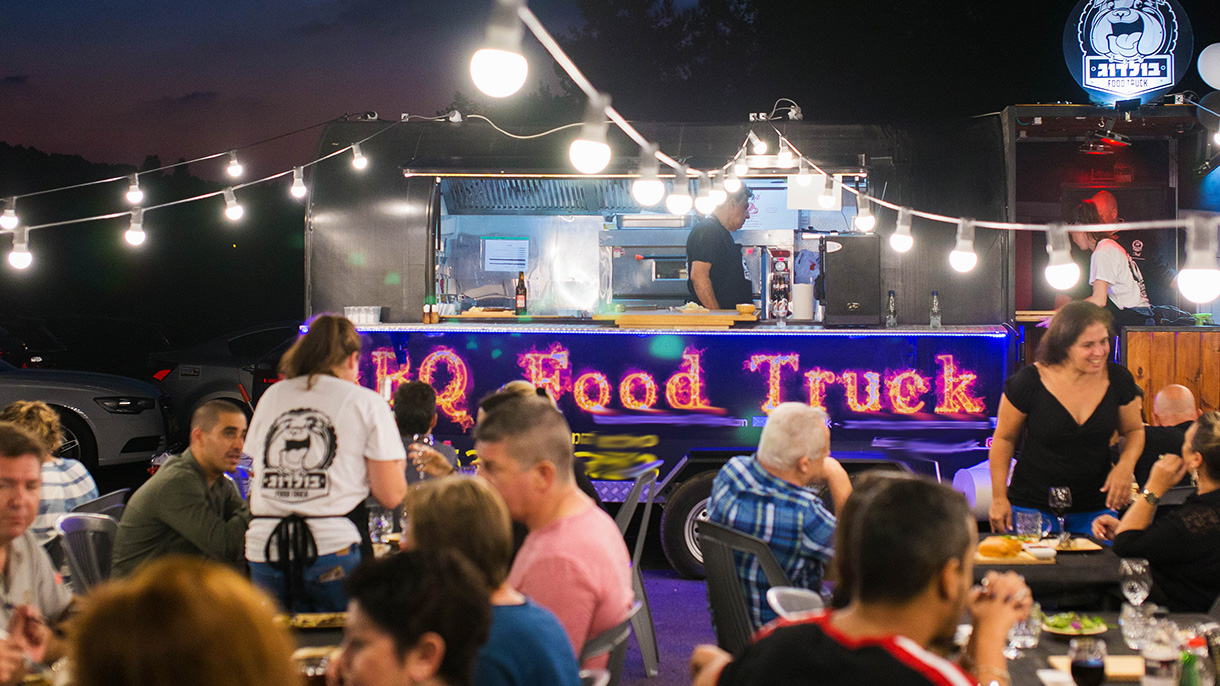 בולדוג פוד טראק - 073-7024515