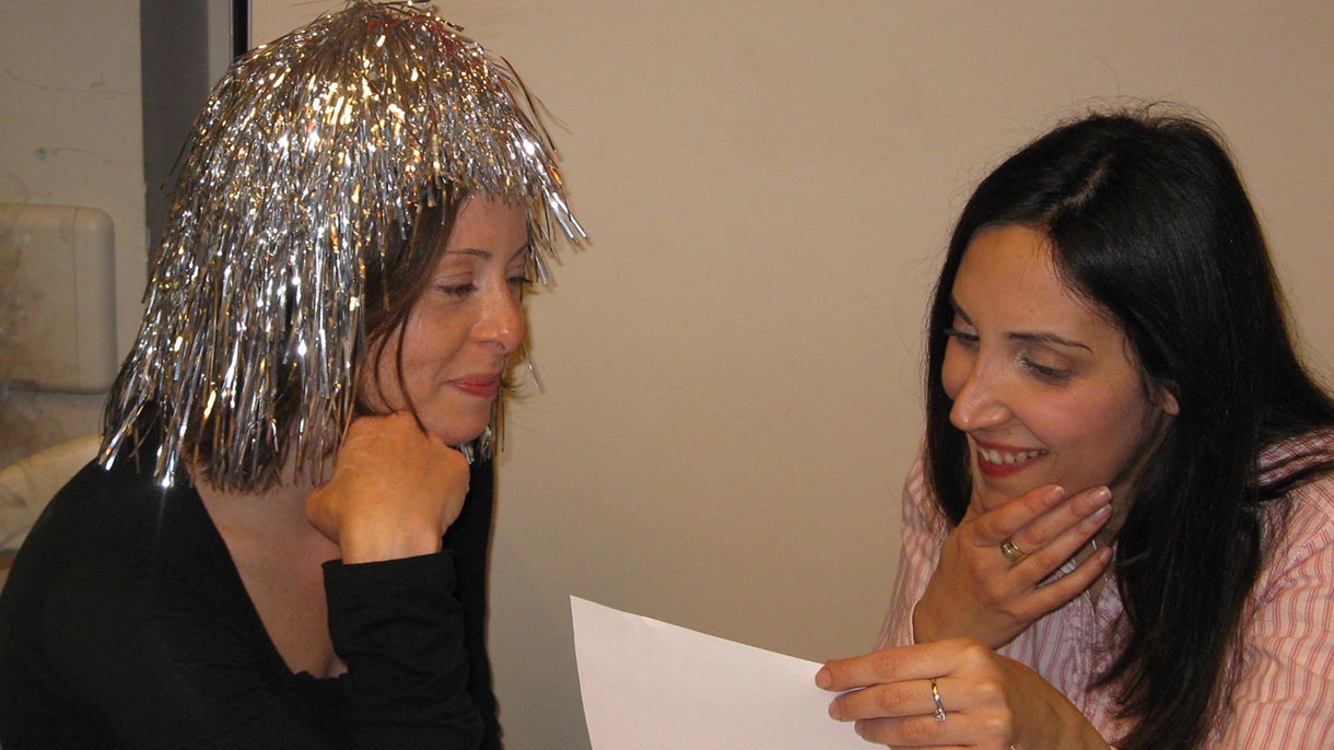 הקסם שמאחורי הכתב עם מאיה הראל - 073-7024519