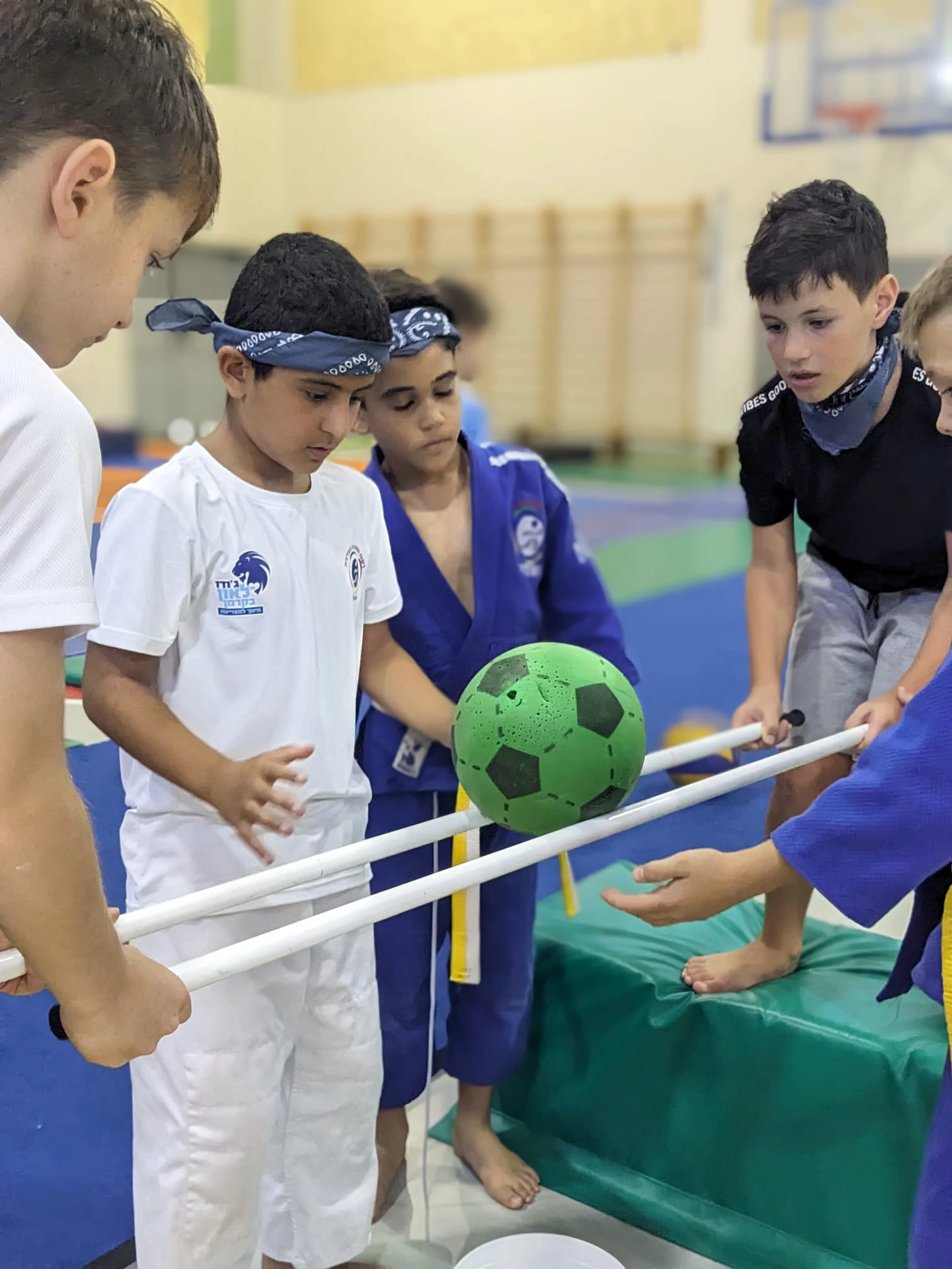 האי של יעל - המירוץ למליון והישרדות - 073-7842346