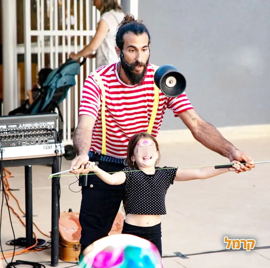 המופע של מורנו - חגיגת להטוטים  - 073-7590492