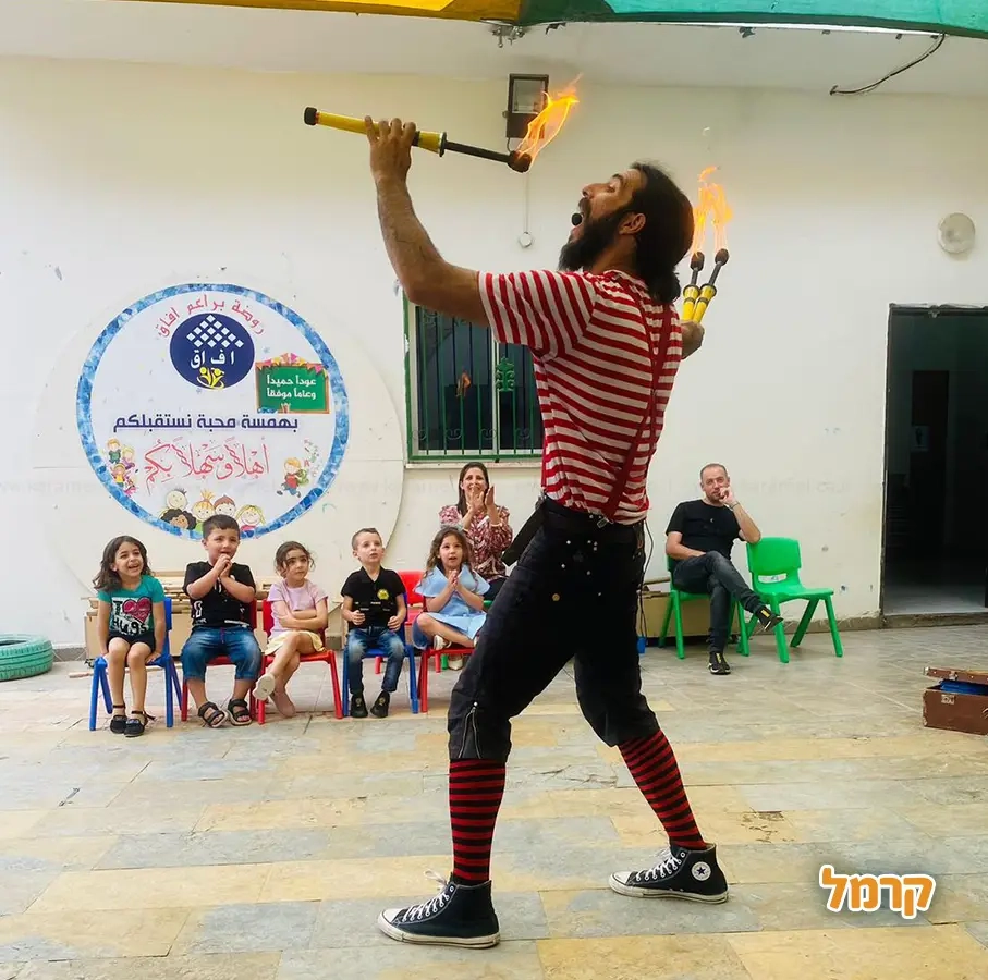 המופע של מורנו - חגיגת להטוטים  - 073-7590492