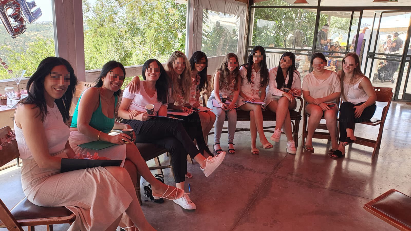 היופי שמאחורי הכתב עם מאיה הראל - 073-7026732