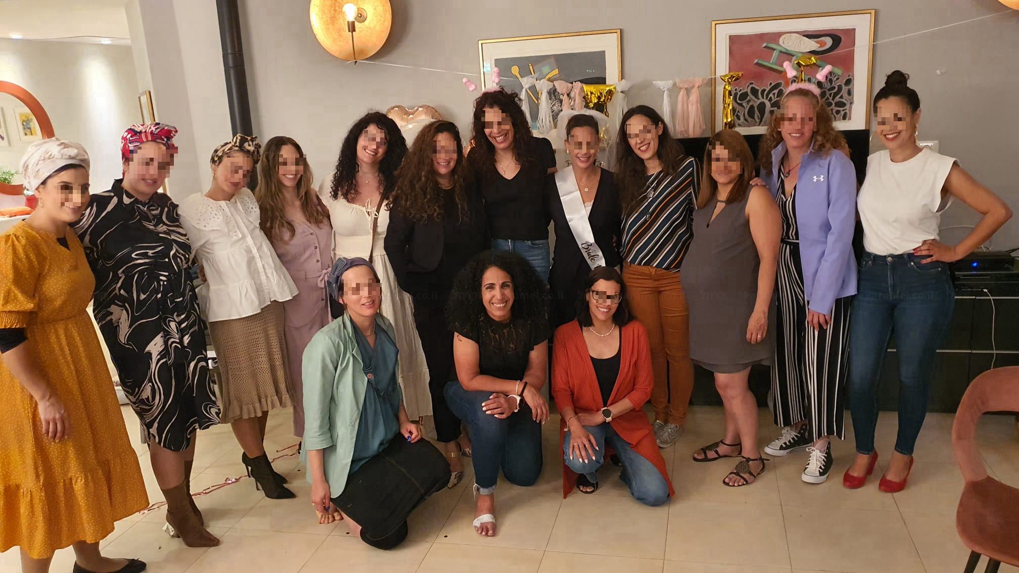 היופי שמאחורי הכתב עם מאיה הראל - 073-7026732