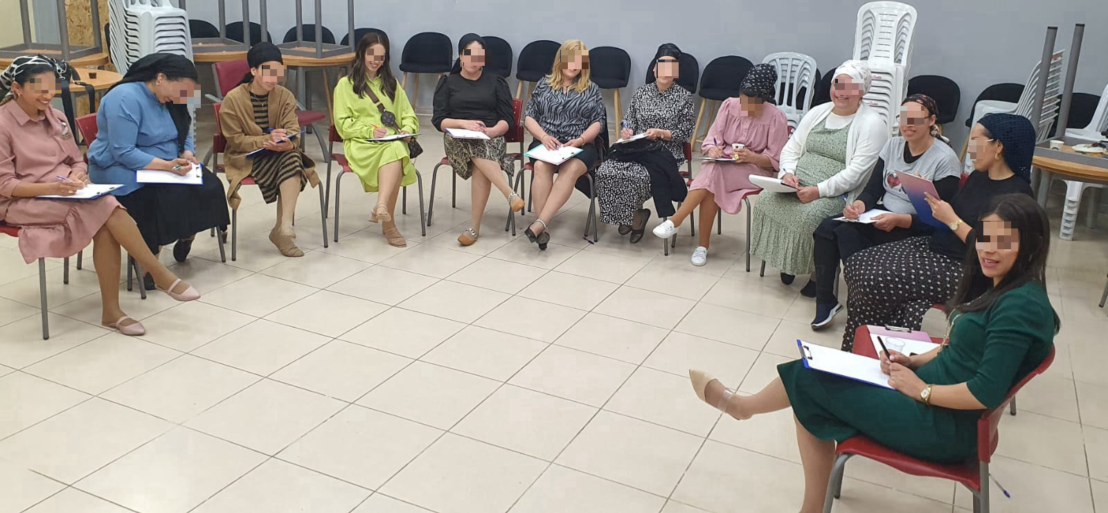 היופי שמאחורי הכתב עם מאיה הראל - 073-7026732