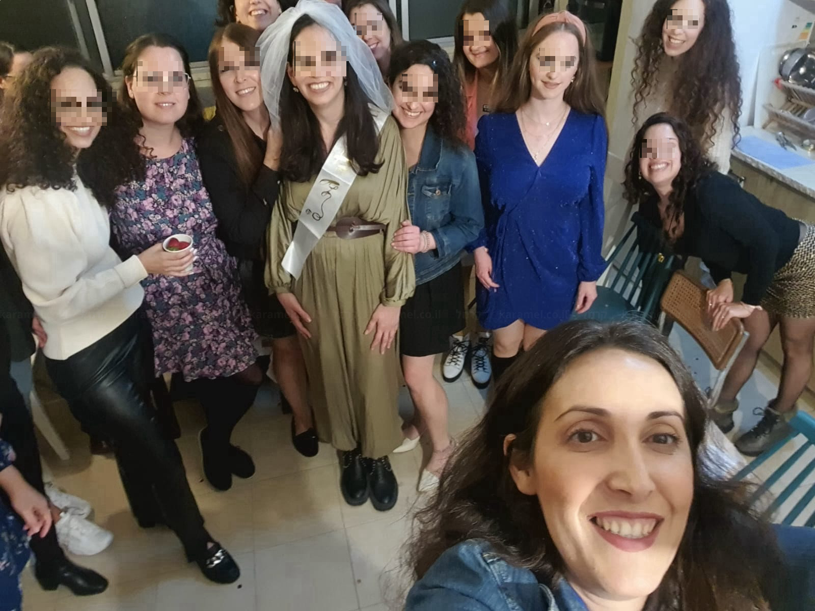 היופי שמאחורי הכתב עם מאיה הראל - 073-7026732