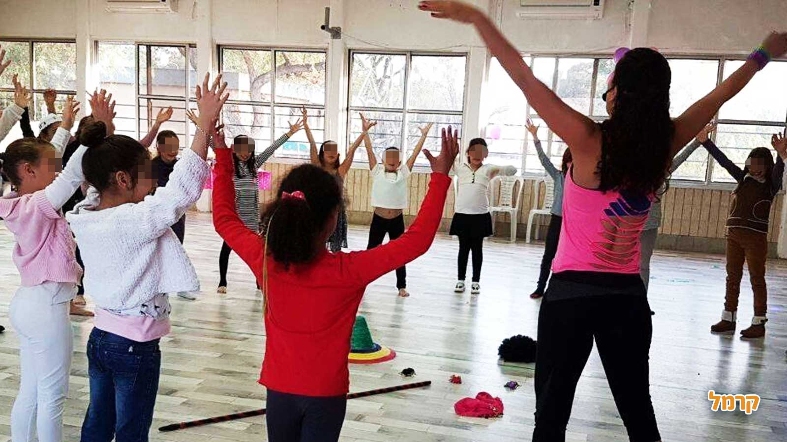 מסיבת בנות רוקדות עם יפעת מאירי - 073-7576493