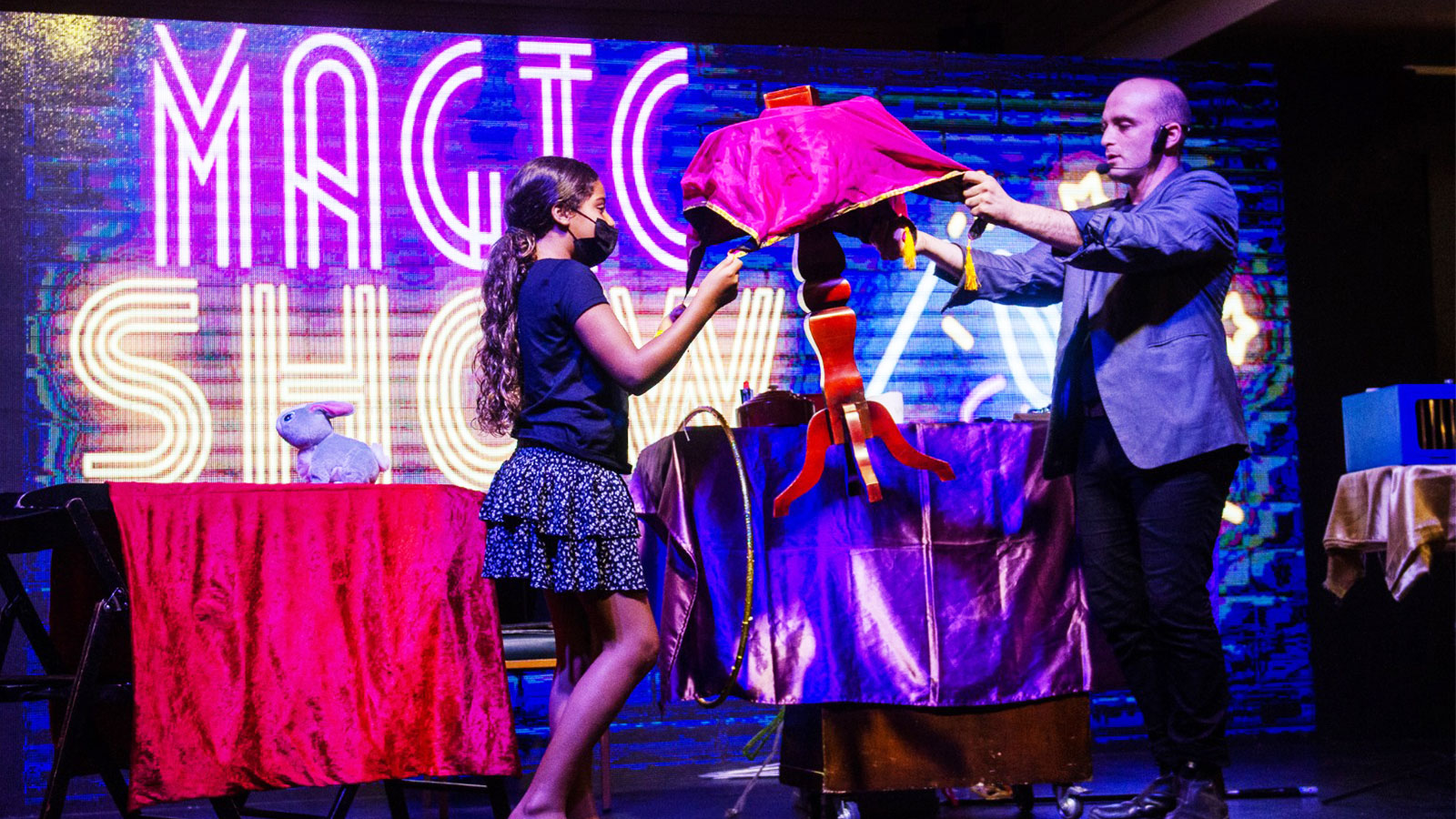 אופק הקוסם - במופע מרהיב - 073-7026286