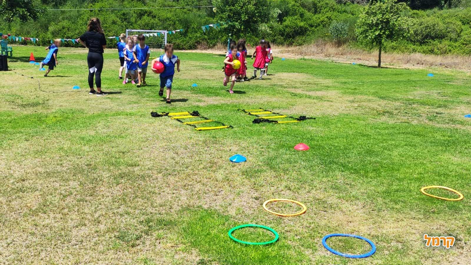 כדורגל עם שחקן מהליגה הלאומית - 073-7025439