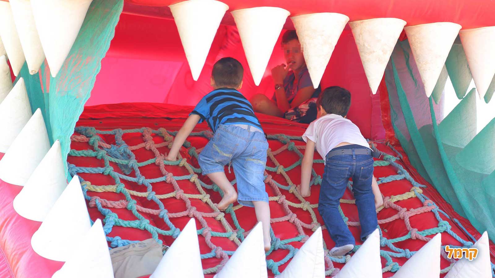 מגיקלנד Magicland - מתנפחים מדליקים - 073-7590506