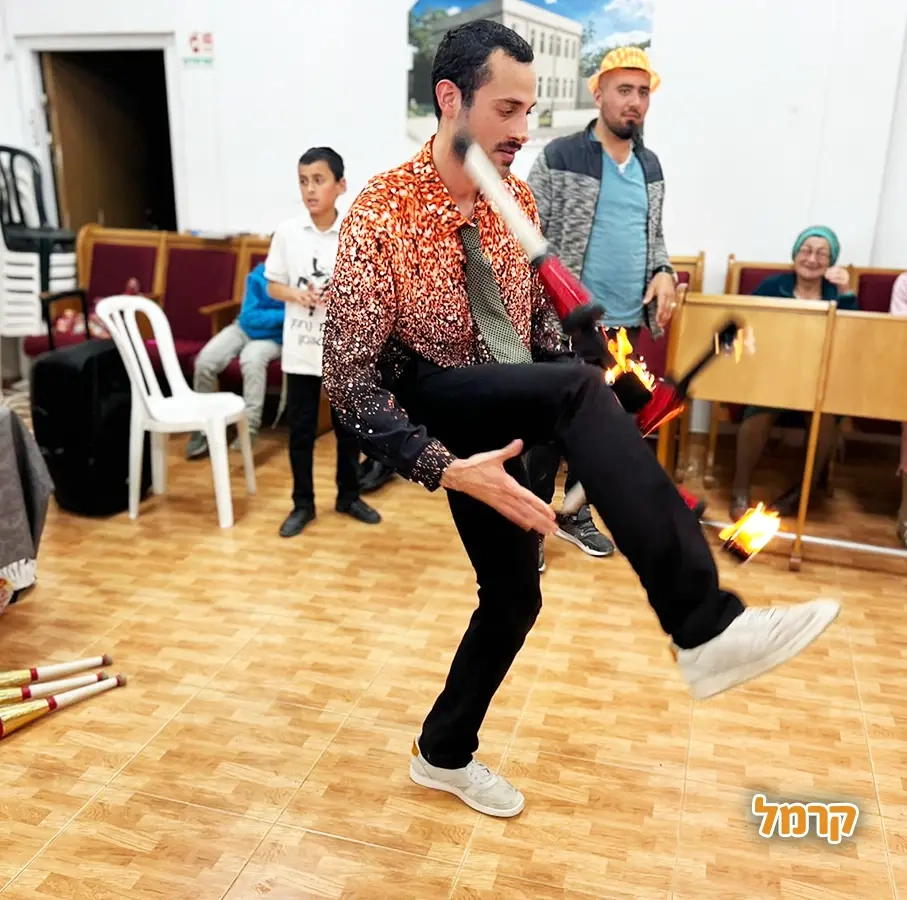 שמואל הלהטוטן - 073-7840285