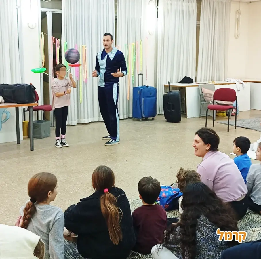 שמואל הלהטוטן - 073-7840285