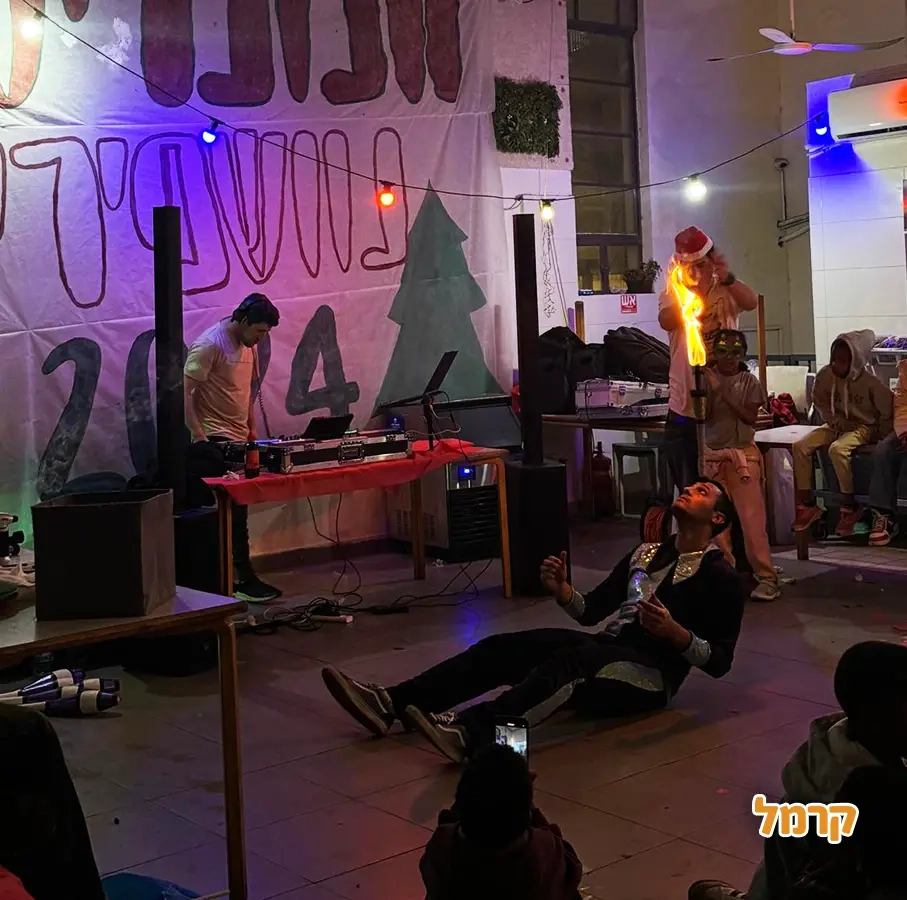 שמואל הלהטוטן - 073-7840285