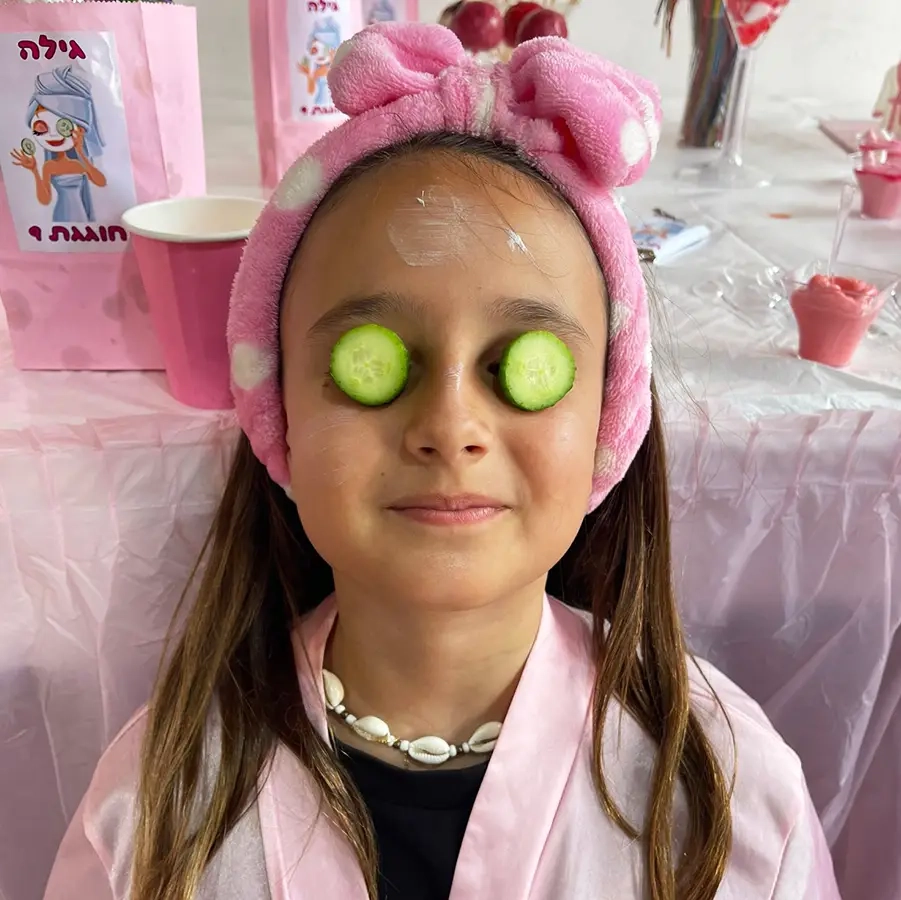 מסיבת ספא בקרנבל של נופרי - 073-7585452